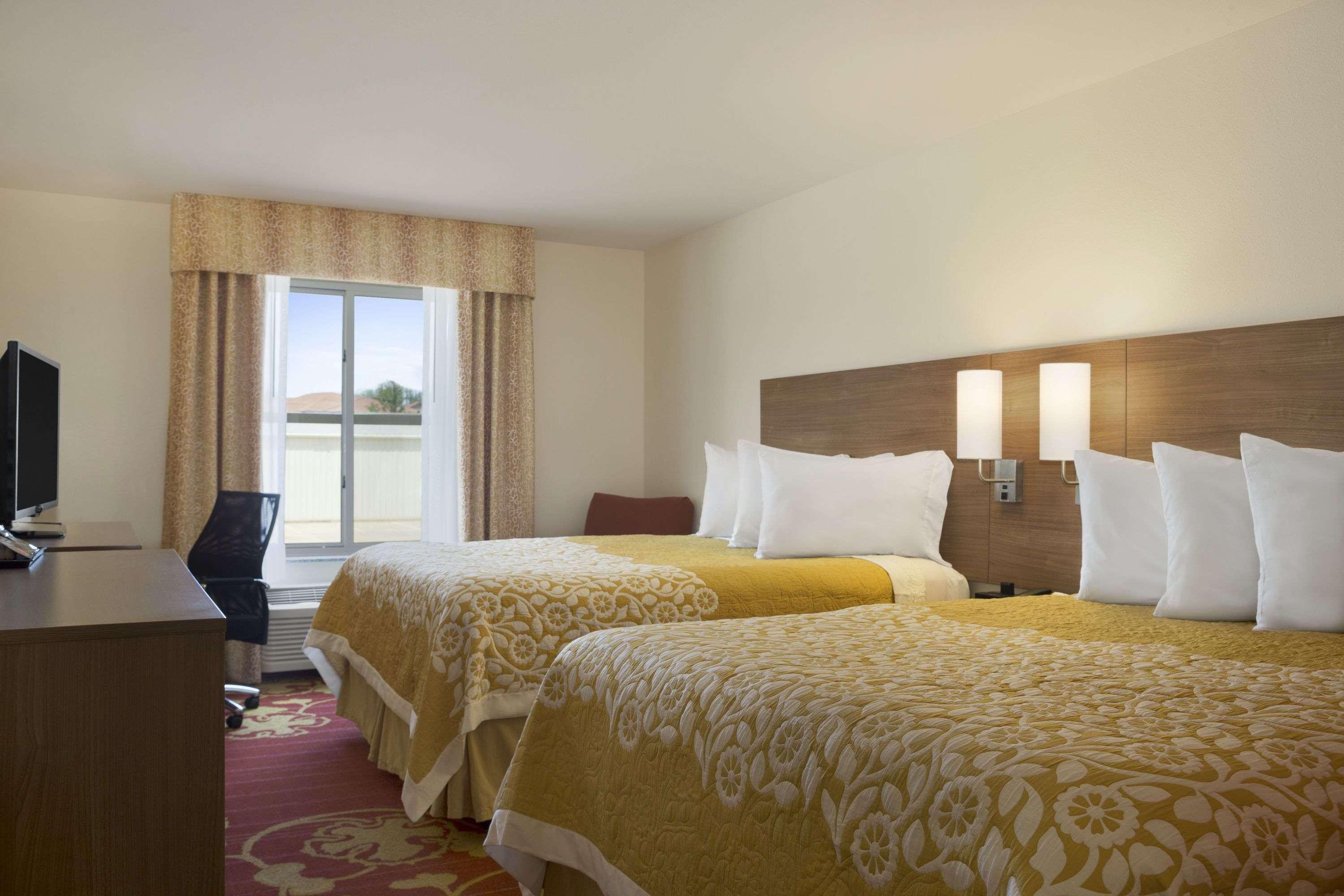 Days Inn & Suites By Wyndham Belmont Kültér fotó