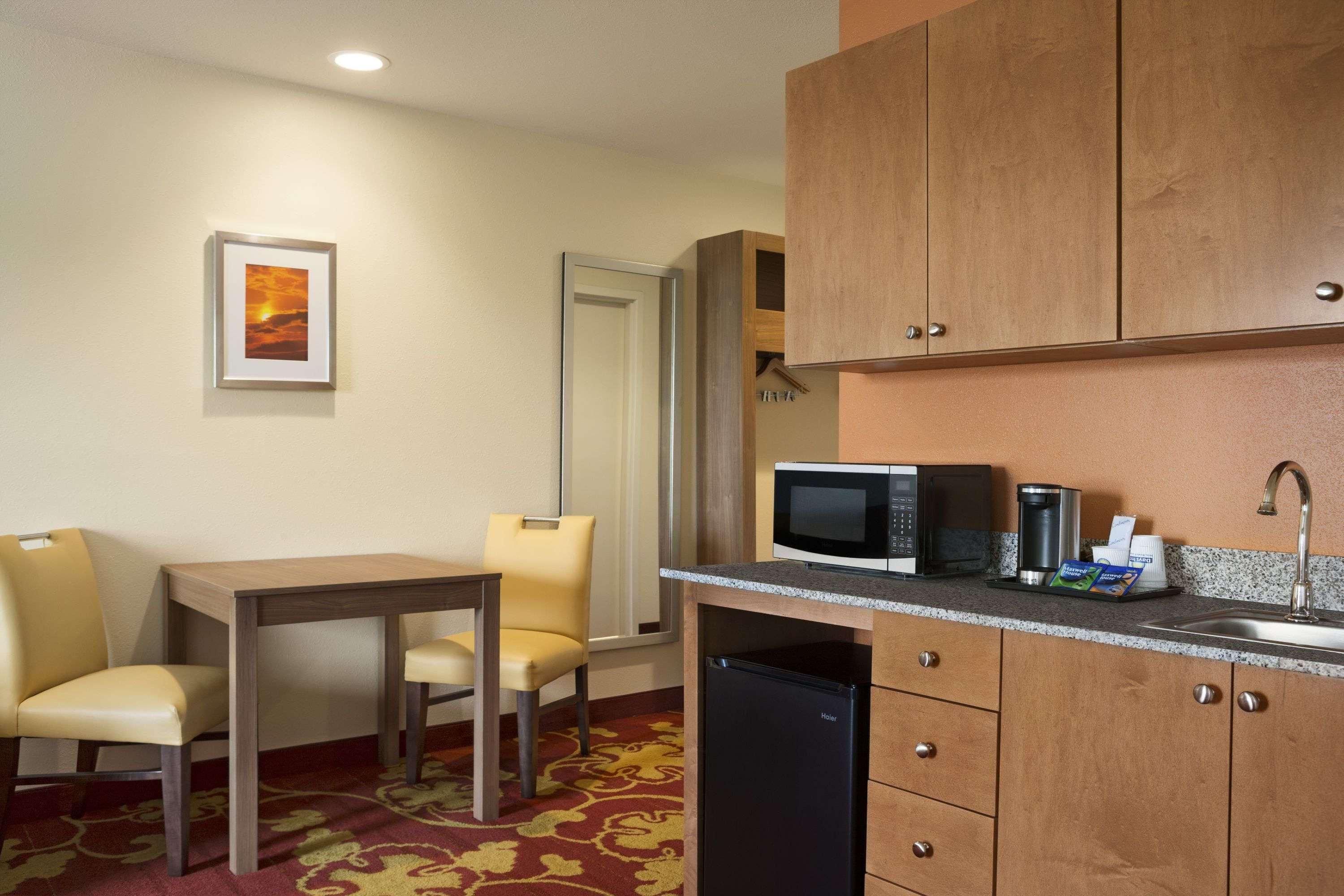 Days Inn & Suites By Wyndham Belmont Kültér fotó