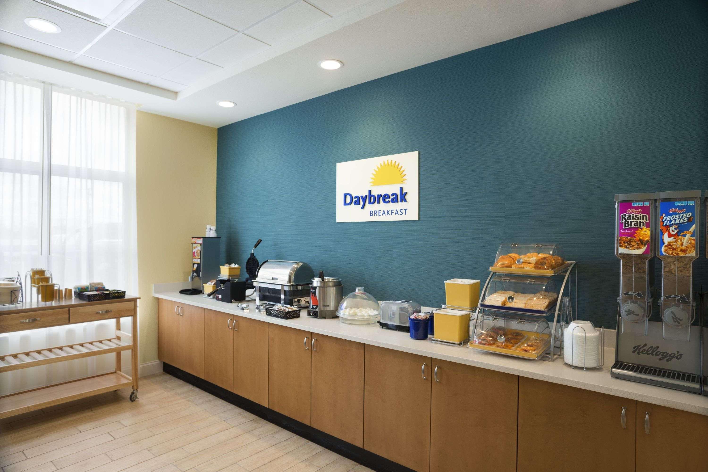 Days Inn & Suites By Wyndham Belmont Kültér fotó