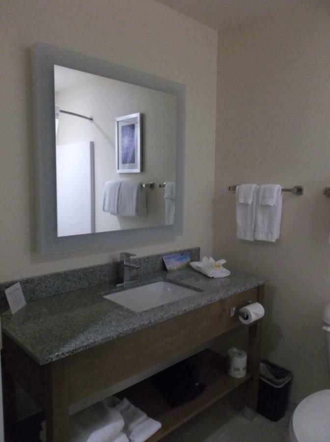 Days Inn & Suites By Wyndham Belmont Kültér fotó
